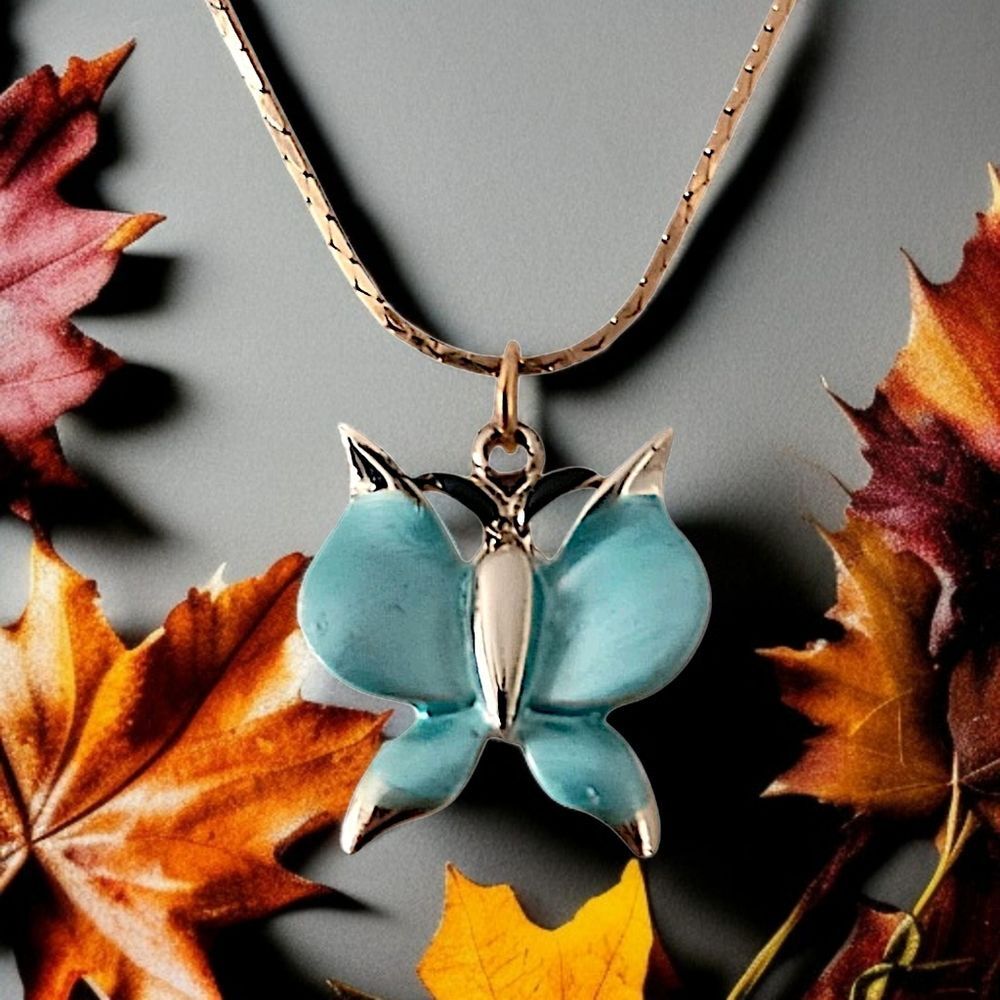 Dainty Butterfly Enameled Pendant Necklace Gold Tone Delicate‎ Cottage Fairycore